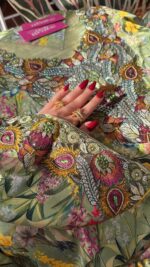 Pretty in green🌴⭐️🌻